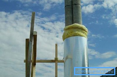 Azbestni cementni dimnjak. Azbestni cementni dimnjak.
