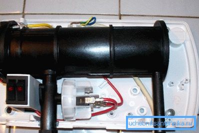 Atmor Basic 3.5 KW, pogled iznutra. Atmor Basic 3.5 KW, pogled iznutra.