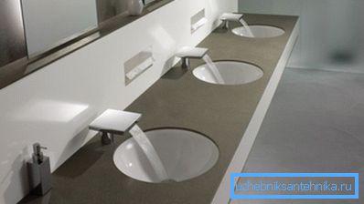 Automatski mikseri su na zahtjev na javnim mestima. Automatski mikseri su na zahtjev na javnim mestima.