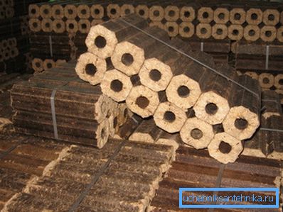 Briket biogorivo iz otpadne drvne industrije Briket biogorivo iz otpadne drvne industrije