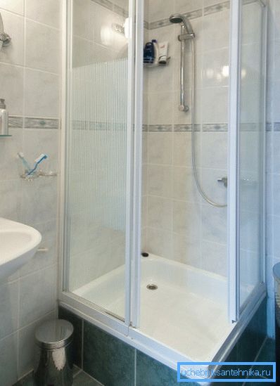 Palete od livenog gvožđa najčešće se montiraju na postolje ili nišu Palete od livenog gvožđa najčešće se montiraju na postolje ili nišu