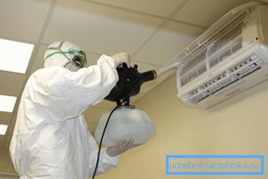 Čak i konvencionalni klima uređaji, koji su tip ventilacionog sistema, moraju se dezinfikovati. Čak i konvencionalni klima uređaji, koji su tip ventilacionog sistema, moraju se dezinfikovati.