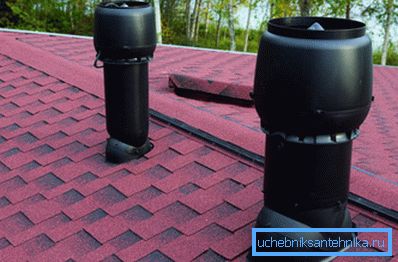 Deflektor je opremljen oba ventilacionih cevi. Deflektor je opremljen oba ventilacionih cevi.