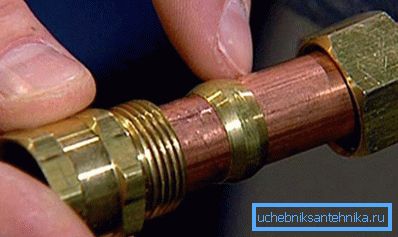 Kompresioni priključci se mogu koristiti za hladne priključke. Kompresioni priključci se mogu koristiti za hladne priključke.
