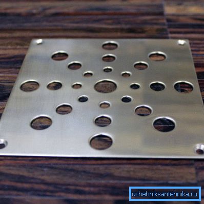 Za podove bolje je koristiti ravne rešetke od metala. Za podove bolje je koristiti ravne rešetke od metala.