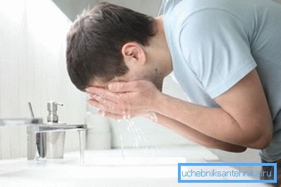 Radni poklopac u kupatilu Radni poklopac u kupatilu
