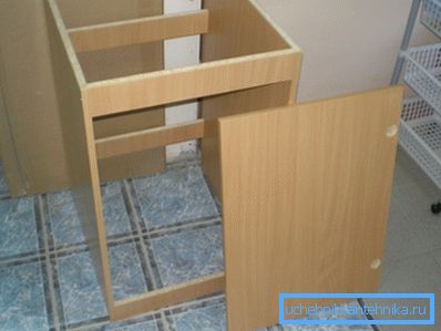 Fotografija okvira pre visljenja fasade