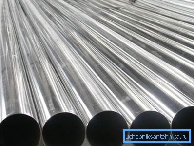Fotografije metalnih cevi za sisteme grejanja Fotografije metalnih cevi za sisteme grejanja