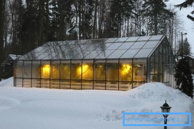 Fotografija staklenika zagrijanog zimi Fotografija staklenika zagrijanog zimi