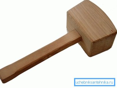 Potreban je mallet za savijanje metalnih limova. Potreban je mallet za savijanje metalnih limova.