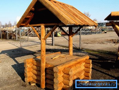 Pa, obrezano drvo sa poklopcem istog materijala. Pa, obrezano drvo sa poklopcem istog materijala.