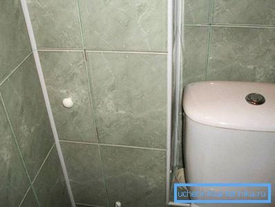 Kutija, ukrašena keramičkim pločicama sa tajnim otvorima