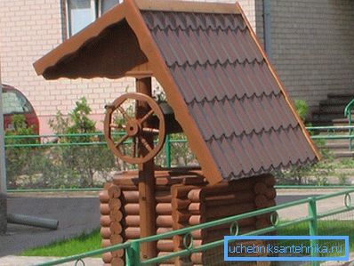 Prekrasni bunari za davanje, kao primetne dekorativne zgrade, privlače oko. Prekrasni bunari za davanje, kao primetne dekorativne zgrade, privlače oko.
