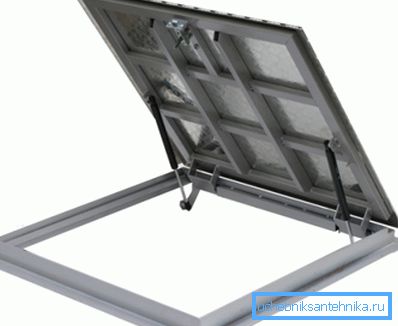 Kvadratni aluminijski uzorak izdržava opterećenje od 200 kg. Kvadratni aluminijski uzorak izdržava opterećenje od 200 kg.
