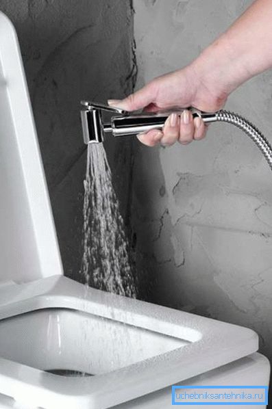 Zalivanje može sa gornjim dugmetom Zalivanje može sa gornjim dugmetom