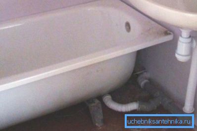 Bolje je koristiti plastične i metalne plastične cevi za kupatilo. Bolje je koristiti plastične i metalne plastične cevi za kupatilo.