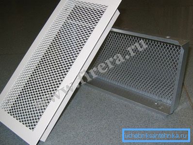 Metalna perforirana polica za radijator. Metalna perforirana polica za radijator.