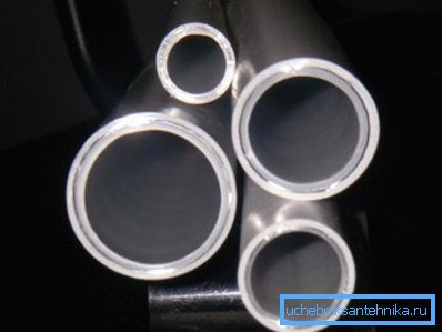 Odeljak cevi za metalpolimer Odeljak cevi za metalpolimer