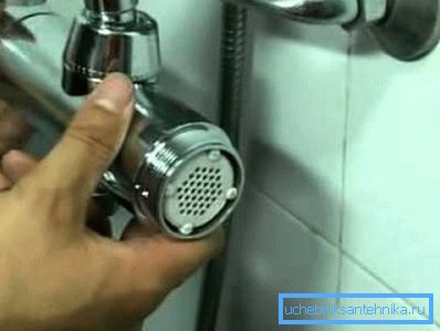 Instalacija filtra za tuširanje od sebe Instalacija filtra za tuširanje od sebe