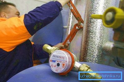 Instalaciju merača može obaviti samo stručnjak. Instalaciju merača može obaviti samo stručnjak.