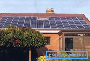 Ugradnja solarnih panela na krov. Ugradnja solarnih panela na krov.
