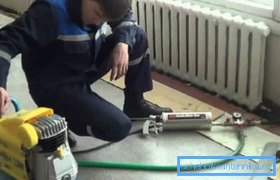 Na slici - hidropneumatsko ispiranje kruga grijanja