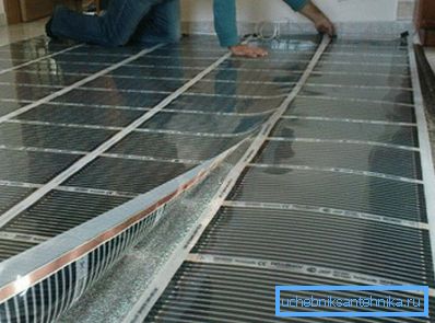 Na slici - je instalacija tipa toplog poda Na slici - je instalacija tipa toplog poda