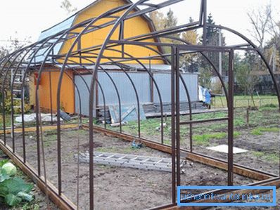Na slici - kvadratni cevni okvir Na slici - kvadratni cevni okvir