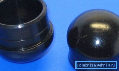 Na fotografiji - plastični saveti za ograde Na fotografiji - plastični saveti za ograde
