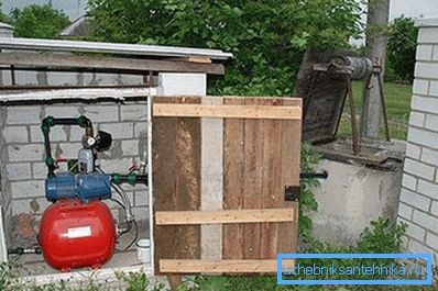 Na slici je prikazana varijanta autonomne sistemske organizacije vodosnabdevanja u zemlji iz bunara.