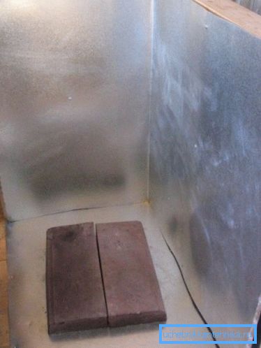 Na fotografiji, možda, najprobudljivija verzija baze ispod peći Na fotografiji, možda, najprobudljivija verzija baze ispod peći
