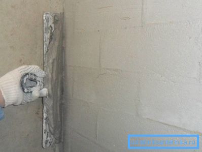 Na fotografiji - upotreba široke lopatice umesto masivne vladavine. Na fotografiji - upotreba široke lopatice umesto masivne vladavine.