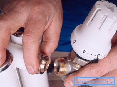 Na slici - instalacija termostata Na slici - instalacija termostata