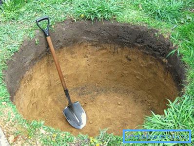 Počnite sa iskopavanjem plitke jame. Počnite sa iskopavanjem plitke jame.