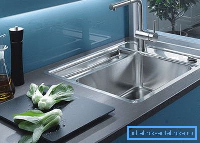 Protuprovalni umivaonik na stolu 60 cm od inoxa od 60 cm Protuprovalni umivaonik na stolu 60 cm od inoxa od 60 cm