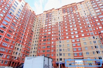 Moramo saznati kako zagrejane stambene zgrade. Moramo saznati kako zagrejane stambene zgrade.