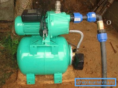 Postrojenje za pumpe za bušotinu u Abisinju tokom bušenja. Postrojenje za pumpe za bušotinu u Abisinju tokom bušenja.