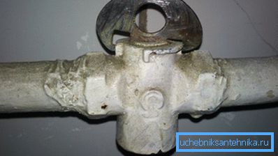 Ne zaboravite da uklonite slojeve starih namotaja i boje. Ne zaboravite da uklonite slojeve starih namotaja i boje.