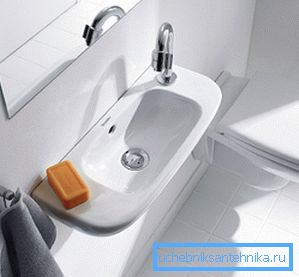 Mali uski umivaonik Mali uski umivaonik