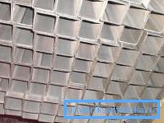 Neke vrste takvih proizvoda su napravljene od aluminijuma ili podložne zaštitnom premazu. Neke vrste takvih proizvoda su napravljene od aluminijuma ili podložne zaštitnom premazu.