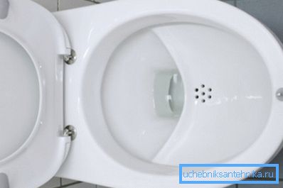 Neuobičajen dizajn u kojem su odvod i polica obrnuti