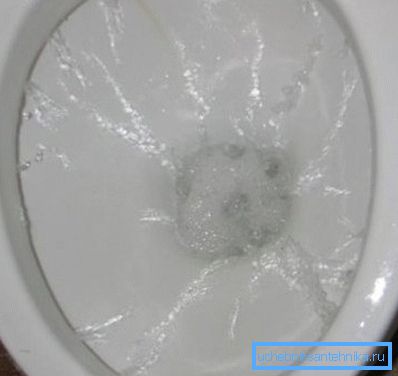 Nepravilno delovanje odvodnog mehanizma može izazvati smrad. Nepravilno delovanje odvodnog mehanizma može izazvati smrad.