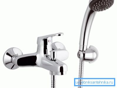 Jednoručna miješalica sa fleksibilnim tušem Jednoručna miješalica sa fleksibilnim tušem