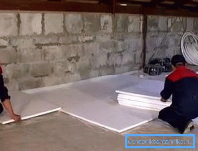 Pre ugradnje cevi potrebno je postaviti toplotnoizolacioni materijal Pre ugradnje cevi potrebno je postaviti toplotnoizolacioni materijal