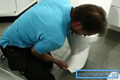 Prije rada površina mora biti razmaščena.