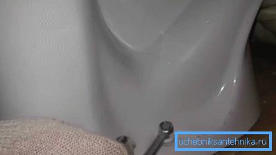 Pre nego što uklonite talas iz WC-a, drugi se mogu demontirati, a zatim vratiti na mesto Pre nego što uklonite talas iz WC-a, drugi se mogu demontirati, a zatim vratiti na mesto