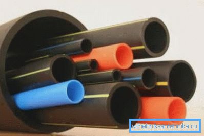 Plastika se odlično obrađuje i koristi u proizvodnji velikog broja robe. Plastika se odlično obrađuje i koristi u proizvodnji velikog broja robe.