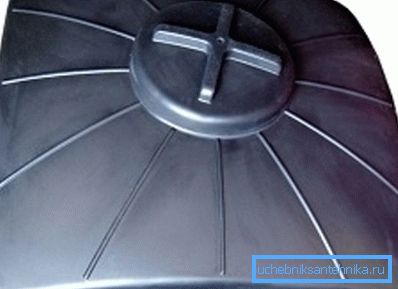 Kapacitet plastike ne manji od 110 litara Kapacitet plastike ne manji od 110 litara
