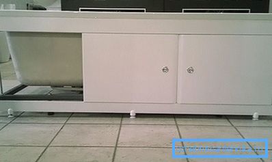 Plastični ekran ispod kupke