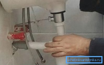 Priključite se na kanalizacionu mrežu. Priključite se na kanalizacionu mrežu.